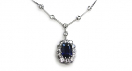 N7001 - náhrdelník vyrobený z platiny, se safírem a diamanty - foto č. 25