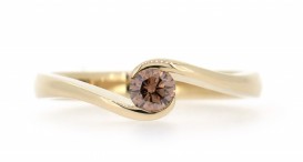 R1343-1545 - prsten vyrobený ze zlata s hnědým diamantem - foto č. 2